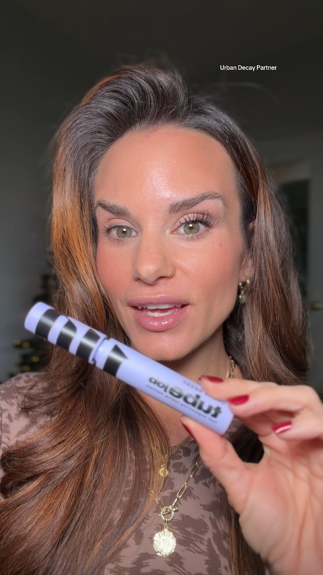 Have you heard of an augmenting mascara?! 🤯 Urban Decay really said “let’s upgrade your lashes” because Tube Job adds length, lift, and that clean tubing removal we love. Intense black, zero smudge, all drama 💫



💄 Follow @taybeckerbeauty for new launches, lash favs & glam that actually works

#TayBeckerBeauty #TayBecker
#urbandecaypartner #newarrivalsurge #urbandecay #tubingmascara #charlestonbeauty #momstylevibes #reellife #lashgoals
