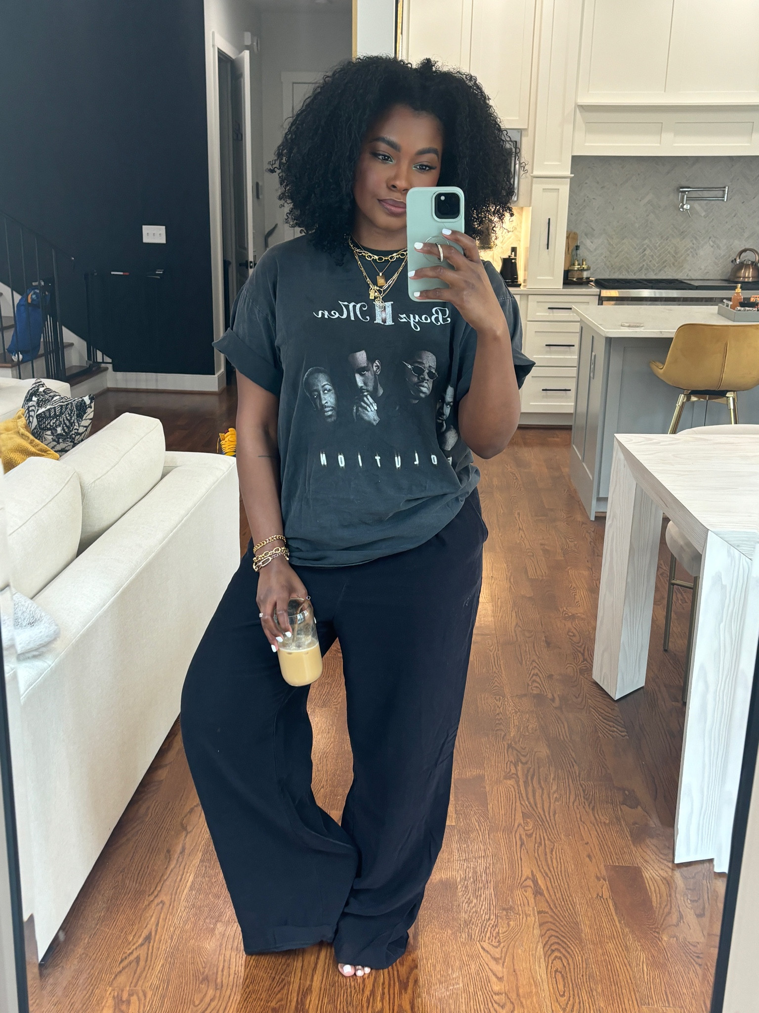 Casual Thursday! This vintage tee is prob my fave in my graphic tee collection. 
Tee: XL
Pants: 10


#LTKmidsize #LTKfindsunder100