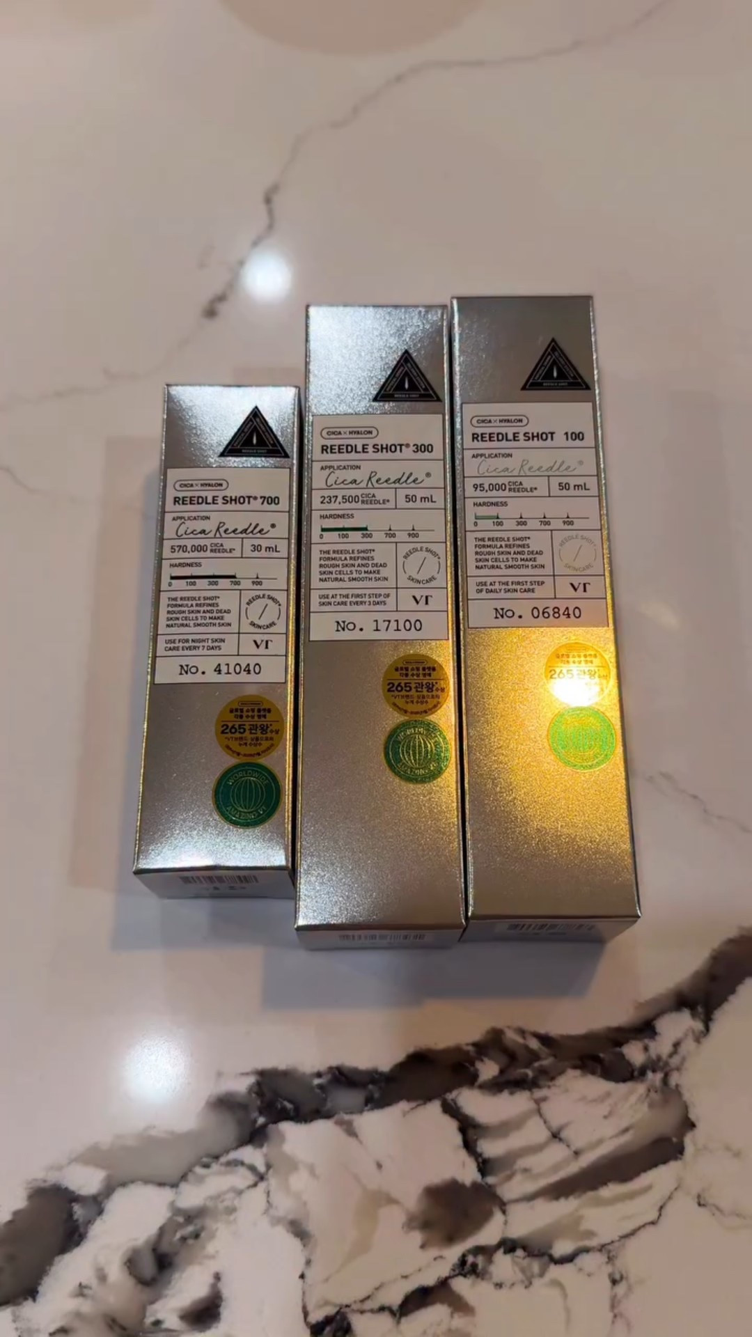 VT Cosmetics Reedle Shot = my skin game-changer ✨
This K-beauty treatment uses natural spicules to create temporary micro-channels, helping skincare absorb deeper and work better. Available in Reedle Shot 100 (daily), 300 (2–3x/week), and 700 (weekly)—start low and build up for best results.
If you’re serious about smoother texture, glow, and better product absorption, this is worth the hype.

#VTReedleShot #VTCosmetics #KBeautySkincare #KBeautyRoutine #GlassSkinRoutine