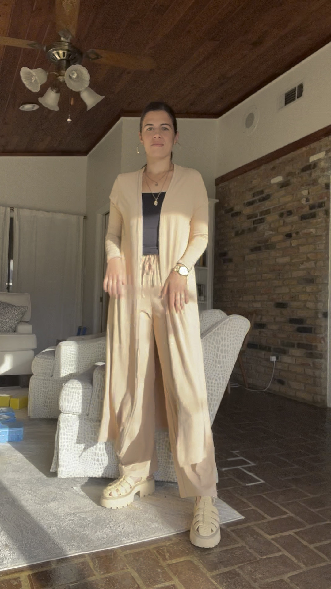 Linking a nearly identical tan duster set!! 