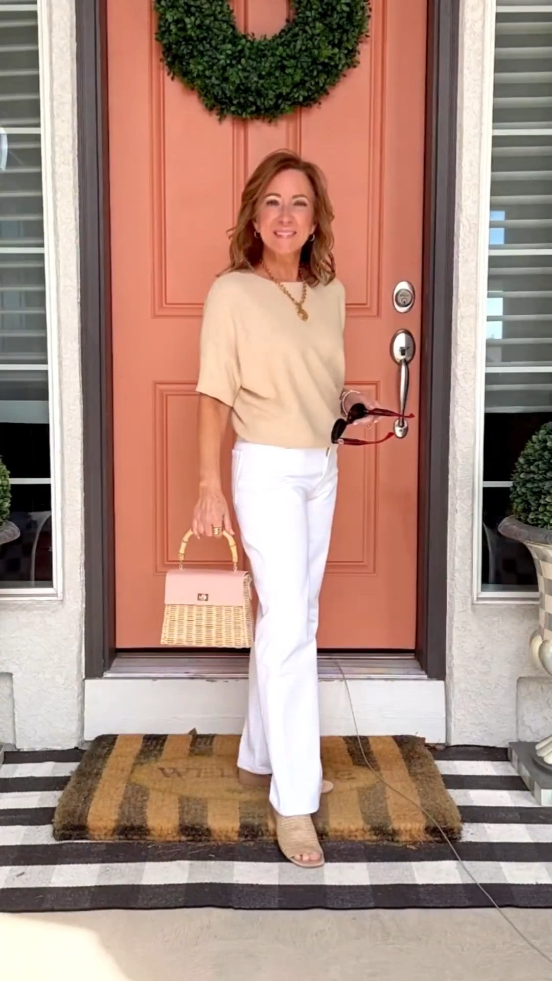 My favorite silhouette jeans, straight. 


#LTKootd #LTKPetite #LTKOver40