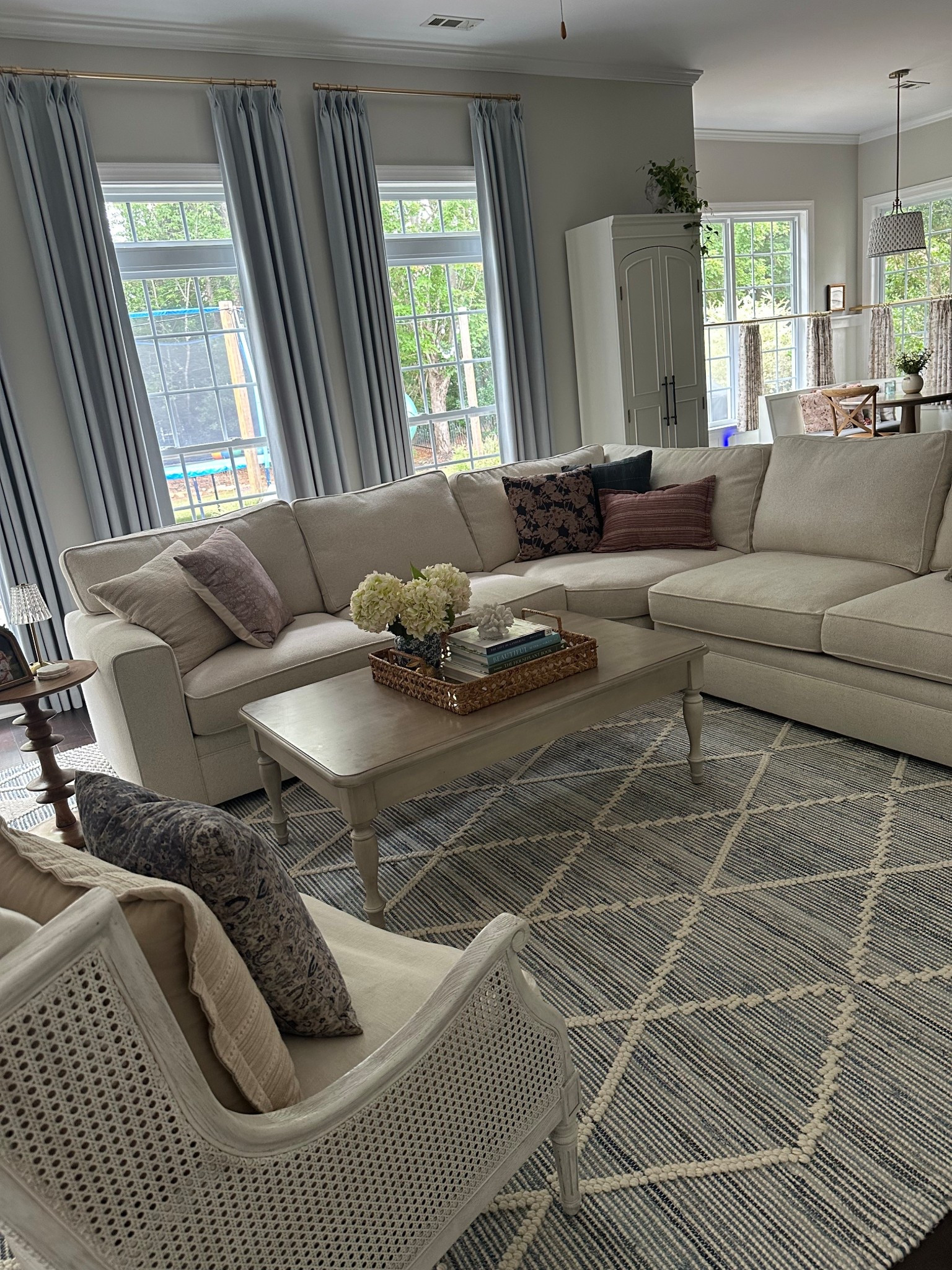 Living room into ✨💫

#LTKhome #LTKhomefinds #LTKdecor #LTKhomeinspo #LTKlivingroom #LTKhomegoals #LTKsalealert #LTKstyletips #homedecor #livingroomdecor #livingroominspo #interiorinspo #homeaesthetic #homestyle #homeinterior #interiordecor #homeinspo #livingroomstyle #decorfinds #homerefresh

#LTKFindsUnder100 #LTKHome #LTKU