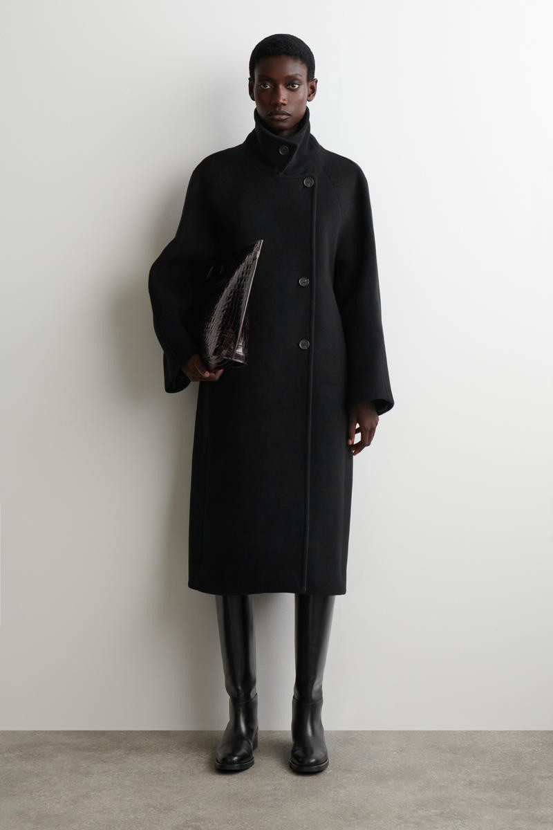 COS Women's Oversized Doublebreasted Wool Long Coat in Black | Wool/Polyamide/Viscose | Size: Large | COS (AU)
