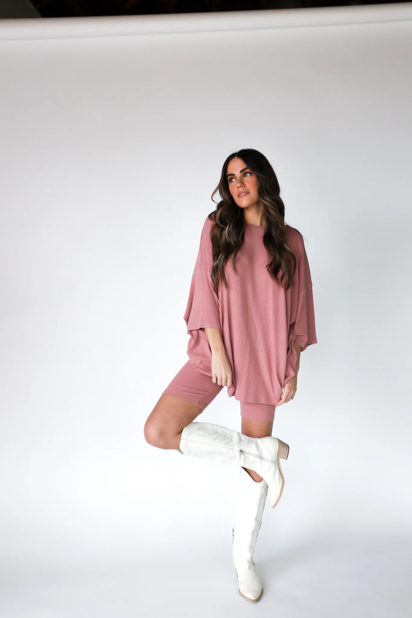 All Weekend Long Set Dozen Roses | The Foxy Kind