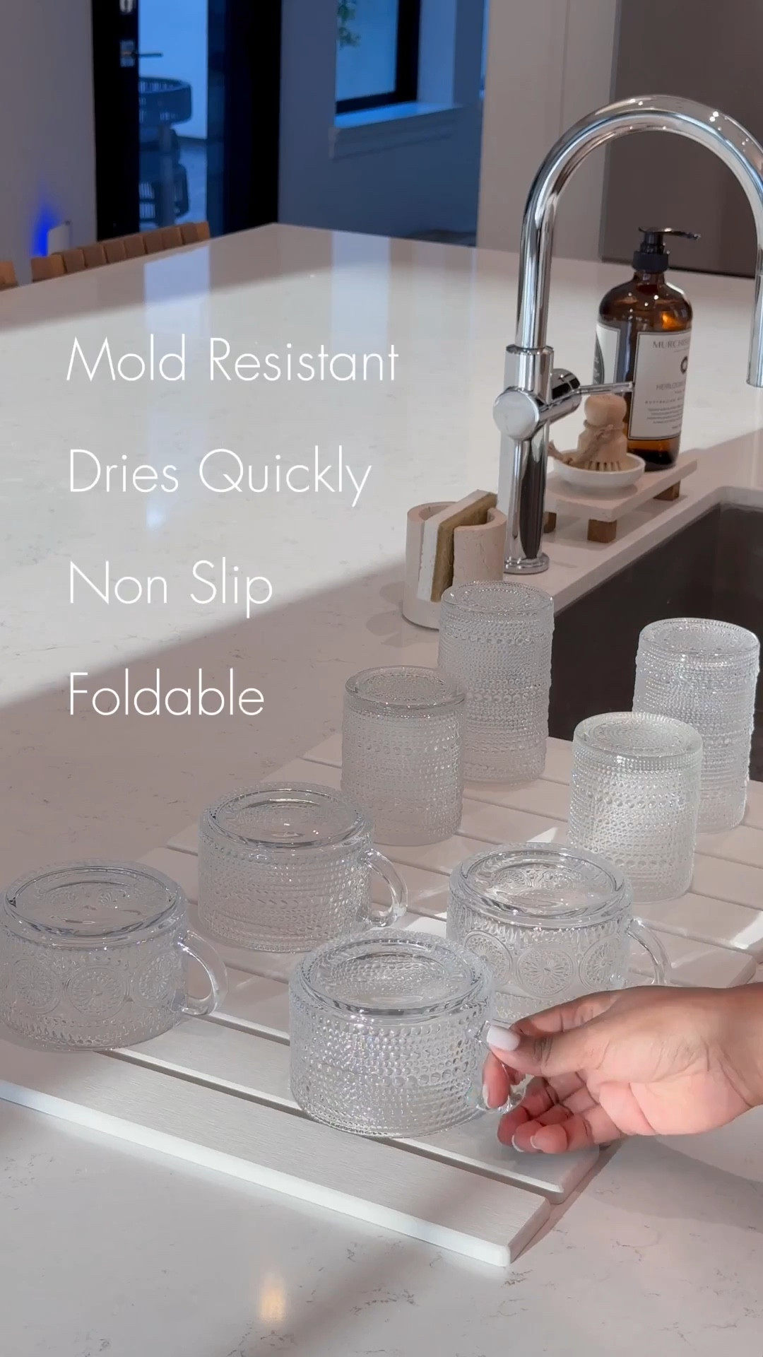 🤎

I’ve tried various drying methods and this is by far my favorite - mainly bc it’s anti molding ….. plus aesthetically pleasing 😆

 It is made of stone, fast drying, anti slip, and can be used as a bath mat! #LTKStyleTip 

#LTKHome #LTKSaleAlert