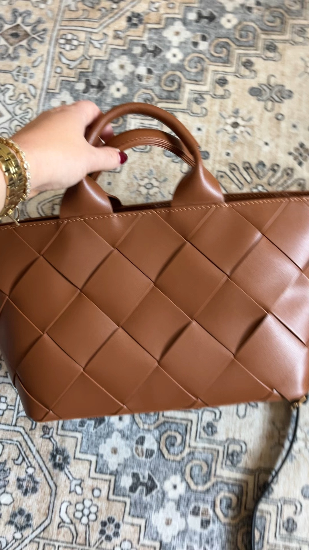 Woven bag// handbag + crossbody 

#LTKFindsUnder50 #LTKStyleTip