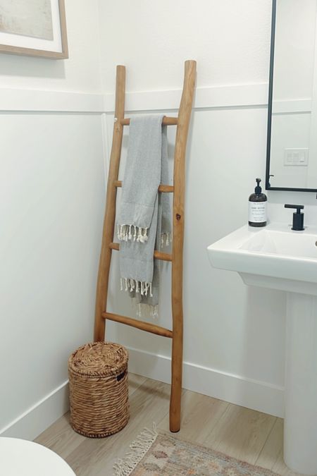 Powder bathroom with natural wood display ladder. 🙌🏻

#guestbathroom #powderbath 

#LTKhome