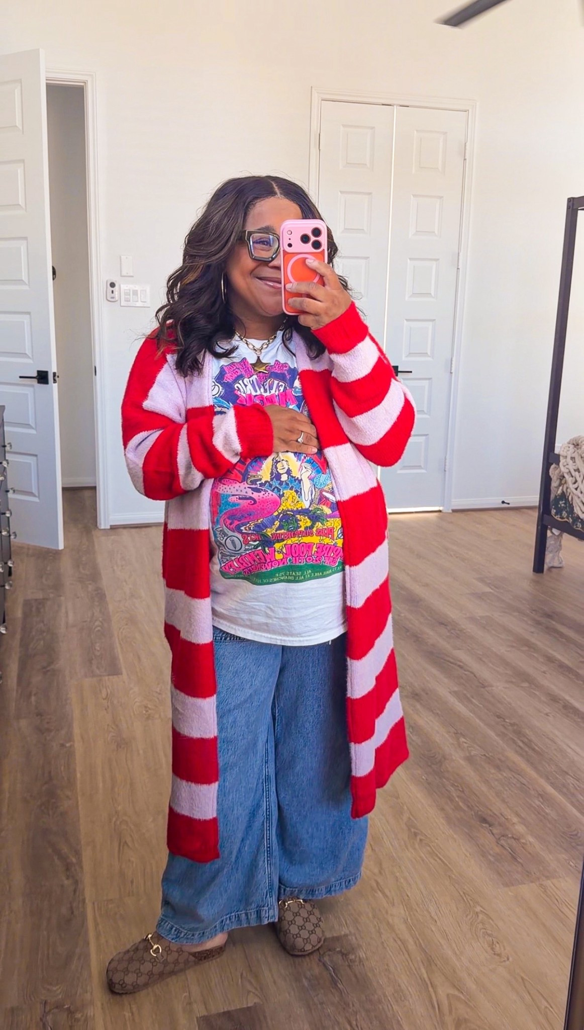 BUMP-FRIENDLY: this cardigan is a look for less and would be cute for the holiday season! Wearing an M in the cardigan and XL in the tee for an oversized fit!

pregnancy outfits, cardigan, Amazon sweater, Amazon cardigan, Amazon fashiknfashion

#LTKFindsUnder50 #LTKBump