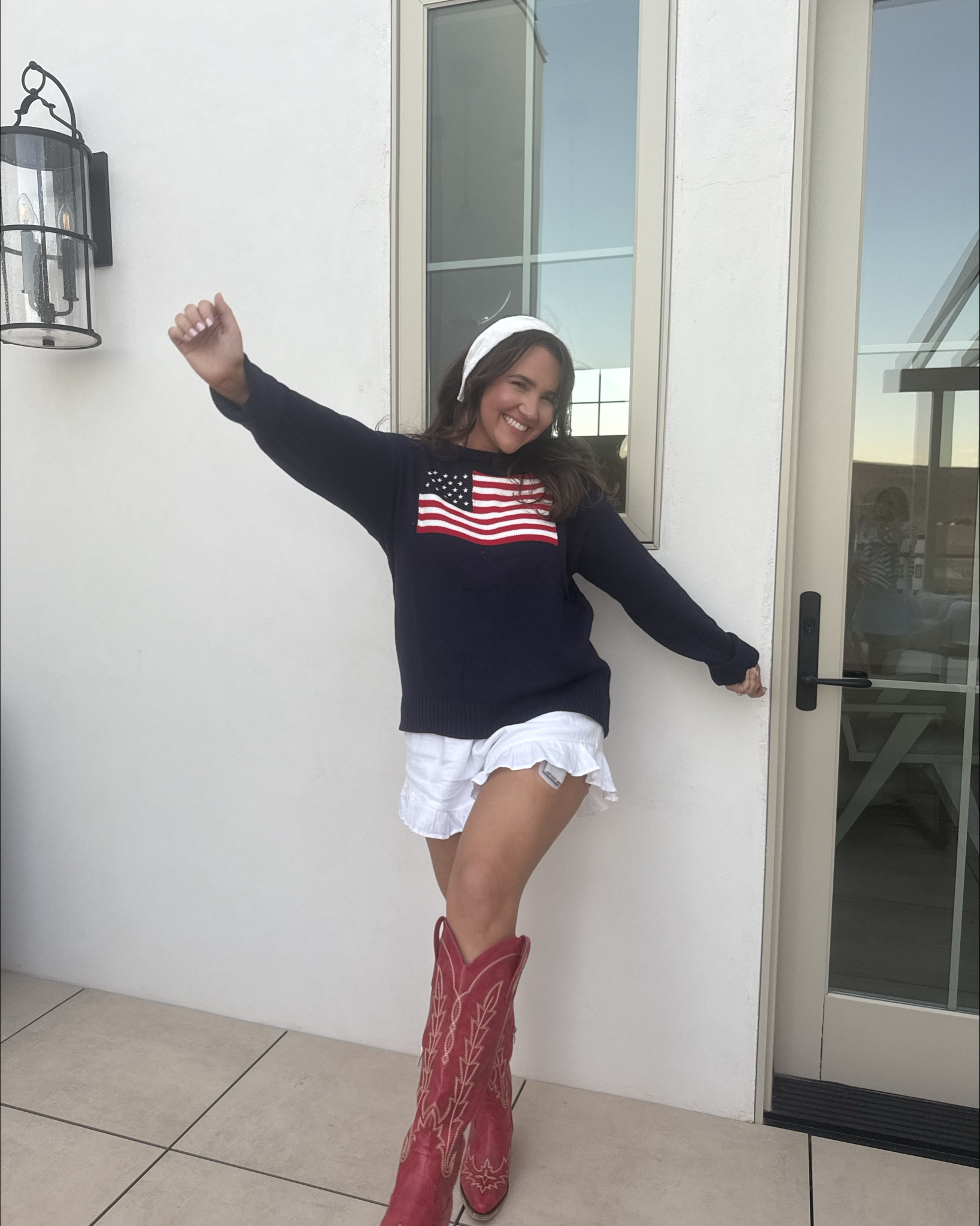 All American dinner 🇺🇸 medium in shorts and large in sweater (I sized up in sweater to be more over sized but really could have sized up more) 