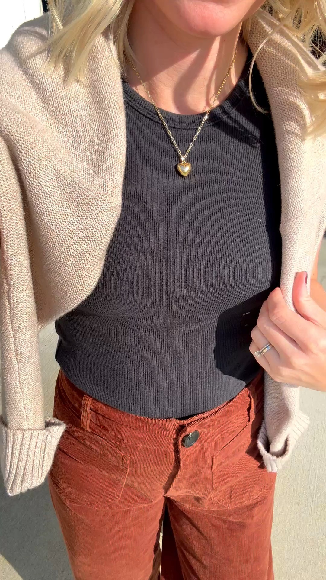 80 degrees in October! The calendar says fall, but the temperature says summer. These corduroy pants are light enough to wear on a warmer day with a tank top! 
Top- small
Jeans- 25/short