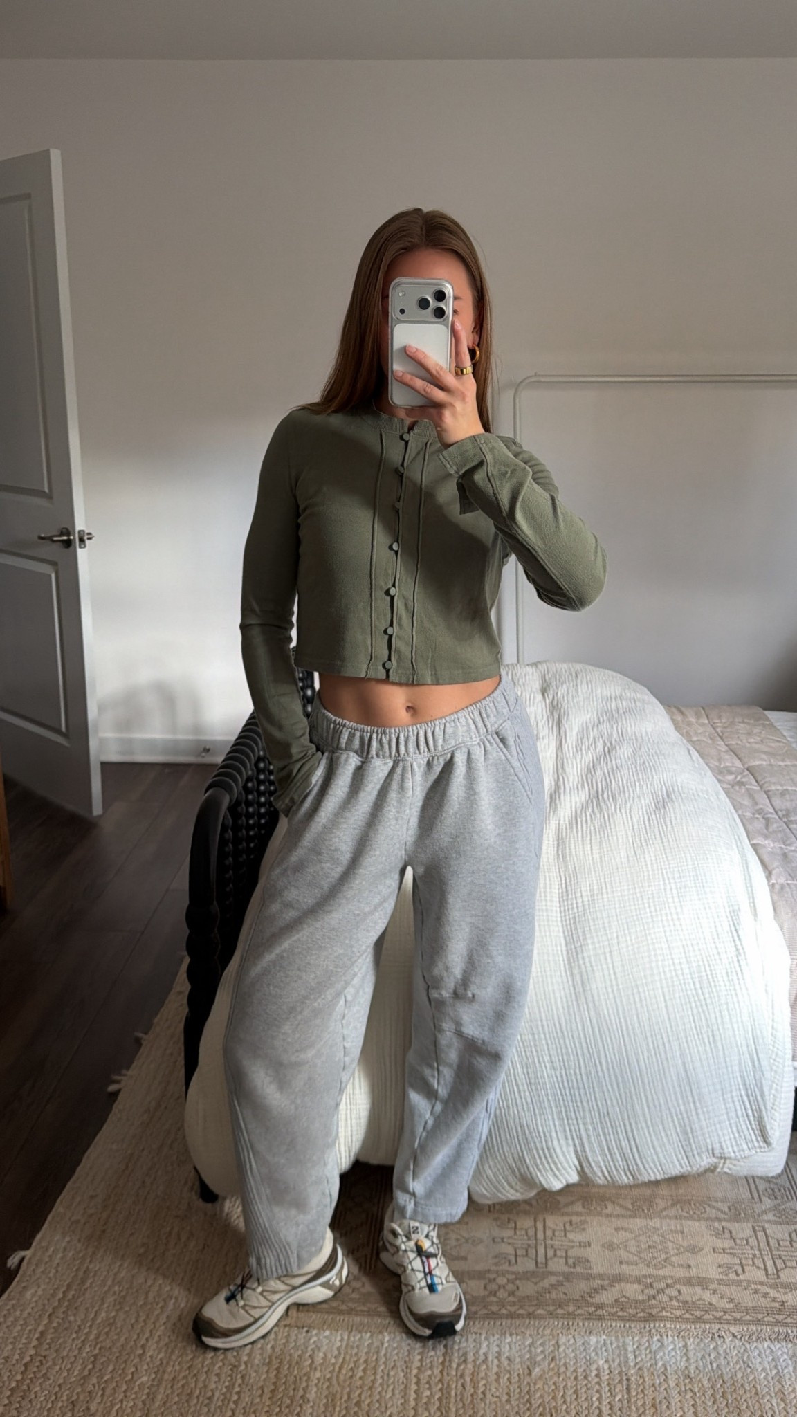 11/7/25 My go-to cozy airport travel outfit ✈️ Wearing my favorite Aerie sweatpants with the matching top — both super soft and comfy for travel days — and my Salomon sneakers for that perfect mix of comfort + style. The ideal lounge look for long travel days or early flights 

#LTKStyleTip #LTKFindsUnder50