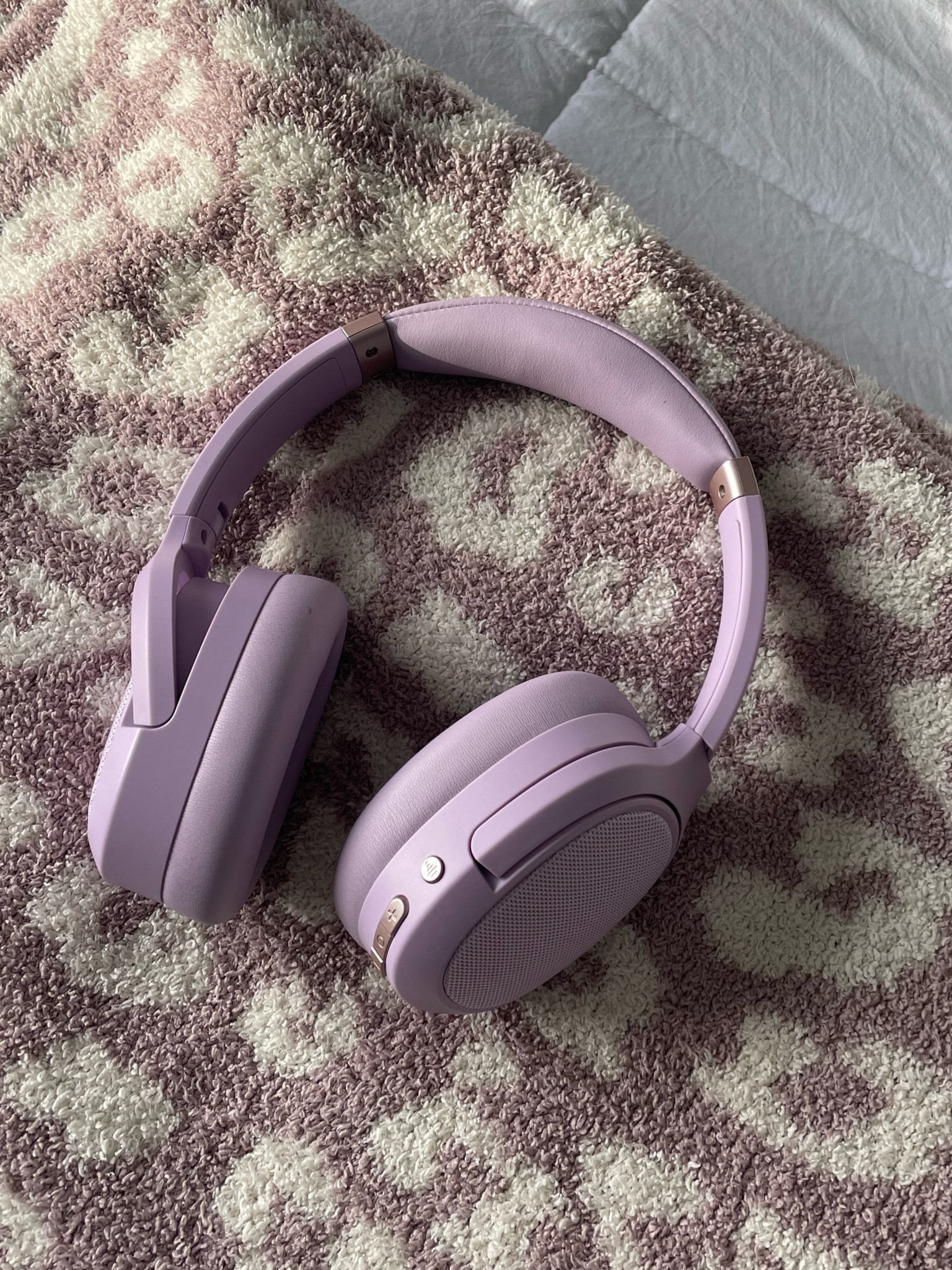 Overstimulated? Planning a hot girl walk? These noise cancelling Bluetooth headphones are an every-day item for me! 🎧

#LTKfitness #LTKMostLoved #LTKGiftGuide