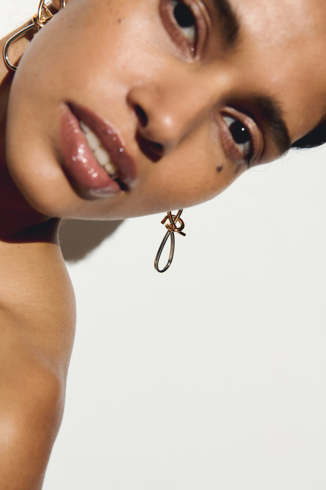 Knotted Earrings - Gold-colored - Ladies | H&M US | H&M (US + CA)