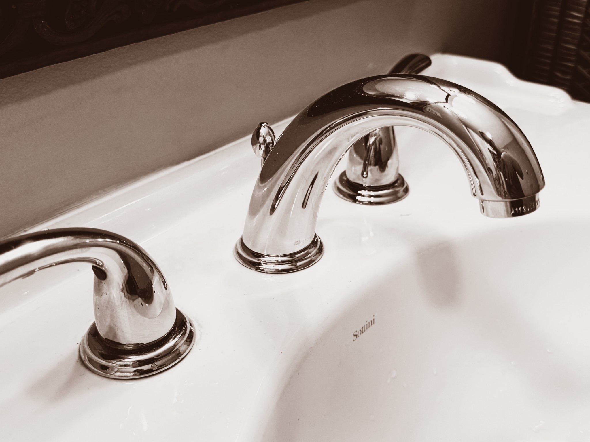 Little bathroom remodel🫶🏼🙌🏻✨

#Lowes
#Homedepot 

#LTKStyleTip #LTKHome