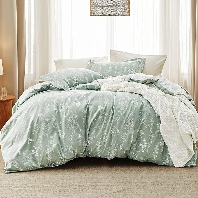 Bedsure Queen Comforter Set - Sage Green Bed Set, 3 Pieces Lightweight Summer Cute Floral Bedding... | Amazon (US)