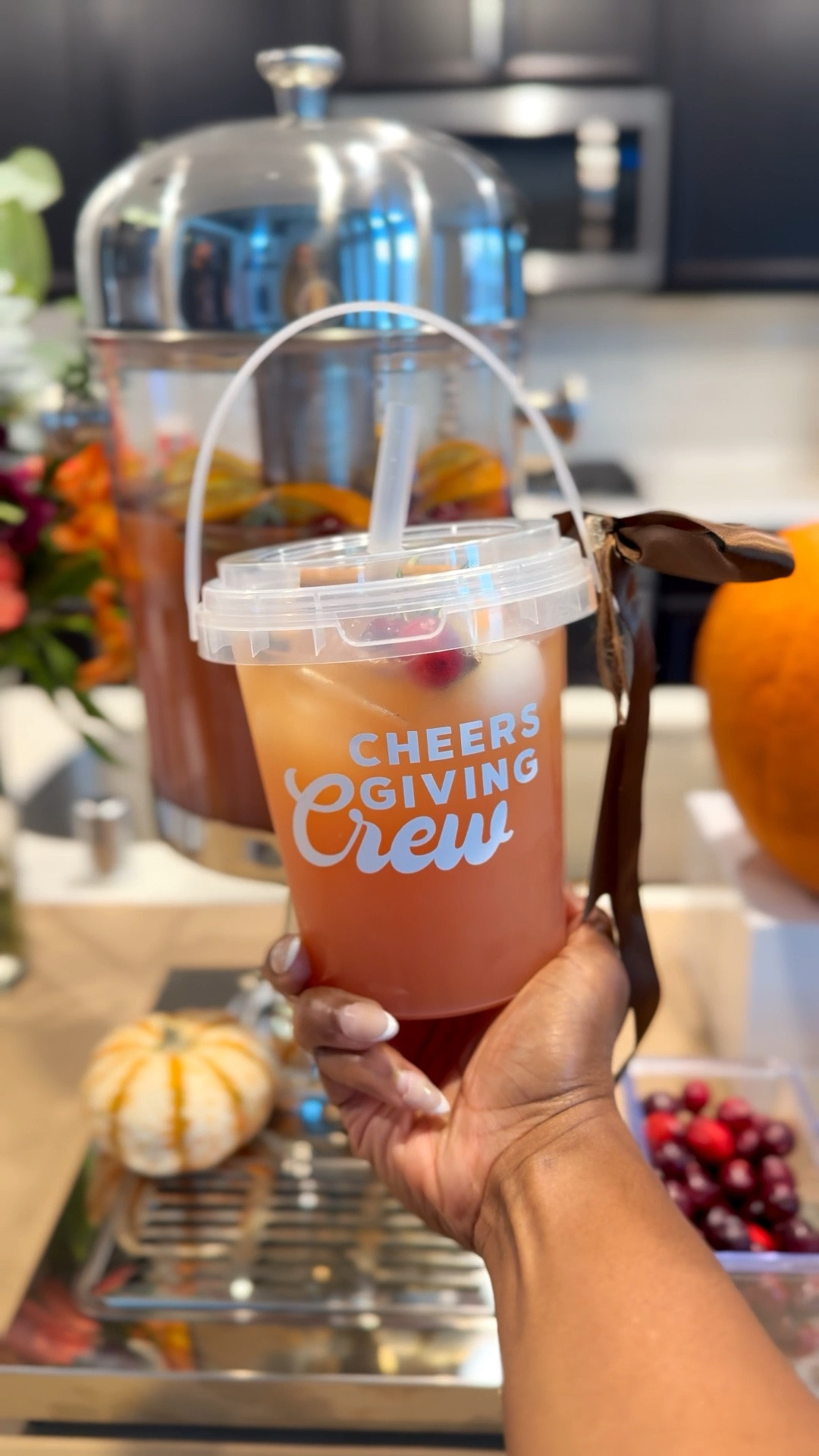 Hosting Thanksgiving, Friendsgiving, or any holiday party soon? SAVE THIS VIDEO because these customizable 𝐃𝐫𝐢𝐧𝐤 𝐓𝐨𝐭𝐞𝐬 make serving big-batch mocktails easy, cute, & totally hands-free. They fit any party theme and your guests get to take them home as a fun favor too. 💁🏽‍♀️




#LTKParties #LTKSeasonal #LTKHoliday