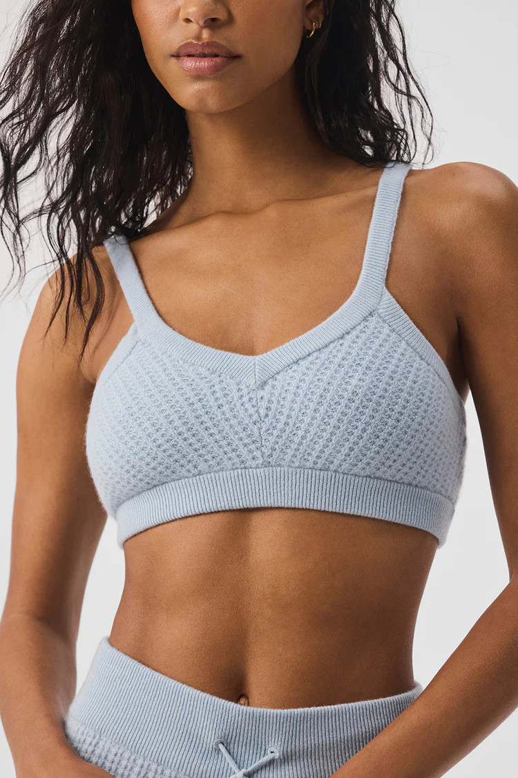 Cashmere Plush Waffle V-Neck Bra - Crystal Blue | Alo Yoga (US)