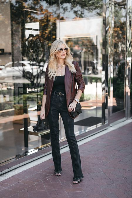 SUNDAY SALE ALERT - I’m sharing 7 fabulous fall looks over on the blog today and ALL OF THEM ARE 40% OFF! ⛓️ #linkinbio and stories 

Which is your favorite? I personally love these slimming black jeans! The faded black wash is the perfect combo of cool and classy and the front seam and floor skimming hemline are guaranteed to make your legs look longer and slimmer! They run tts, I’m wearing asl size 0 regular. And there well under $100!! 



#LTKstyletip #LTKsalealert #LTKunder100