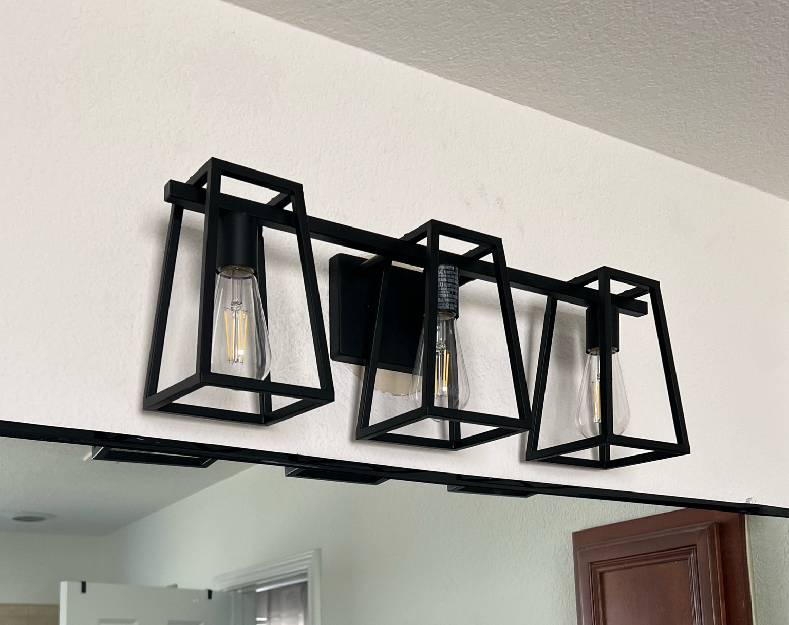 Upgraded my vanity light in my bathroom to this nice Black Fixture.

Home decor, home updates, bathroom 

#LTKhome #LTKsalealert #LTKfindsunder100