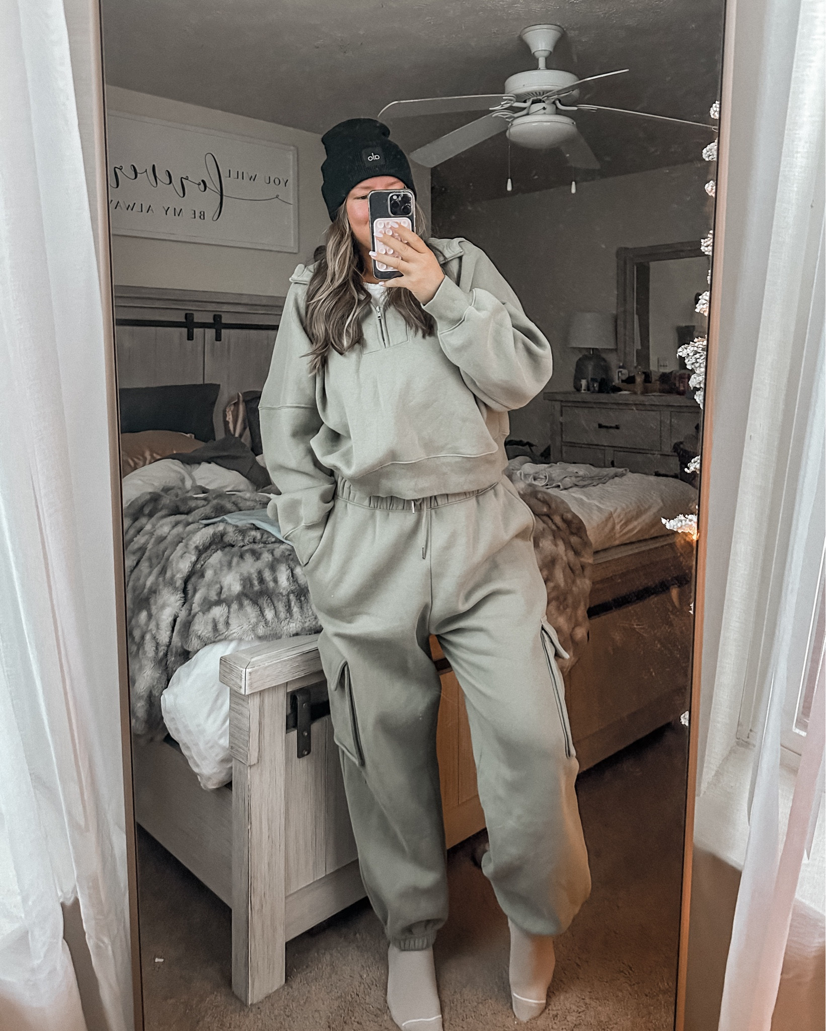 My absolute fave Abercrombie sweat set is 25% off for Black Friday + extra 15% off with code CYBERAF ✨ perfect look for a cozy fall outing/errands 

#LTKCyberWeek #LTKHoliday #LTKGiftGuide