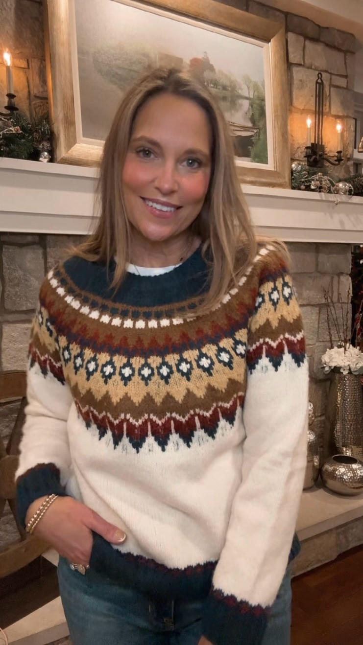 Exciting NEWS! Social threads is 20% off sitewide including new arrivals which never happens! 

Wearing medium in sweaters and size 30 jeans.

#LTKOver40 #LTKFindsUnder100