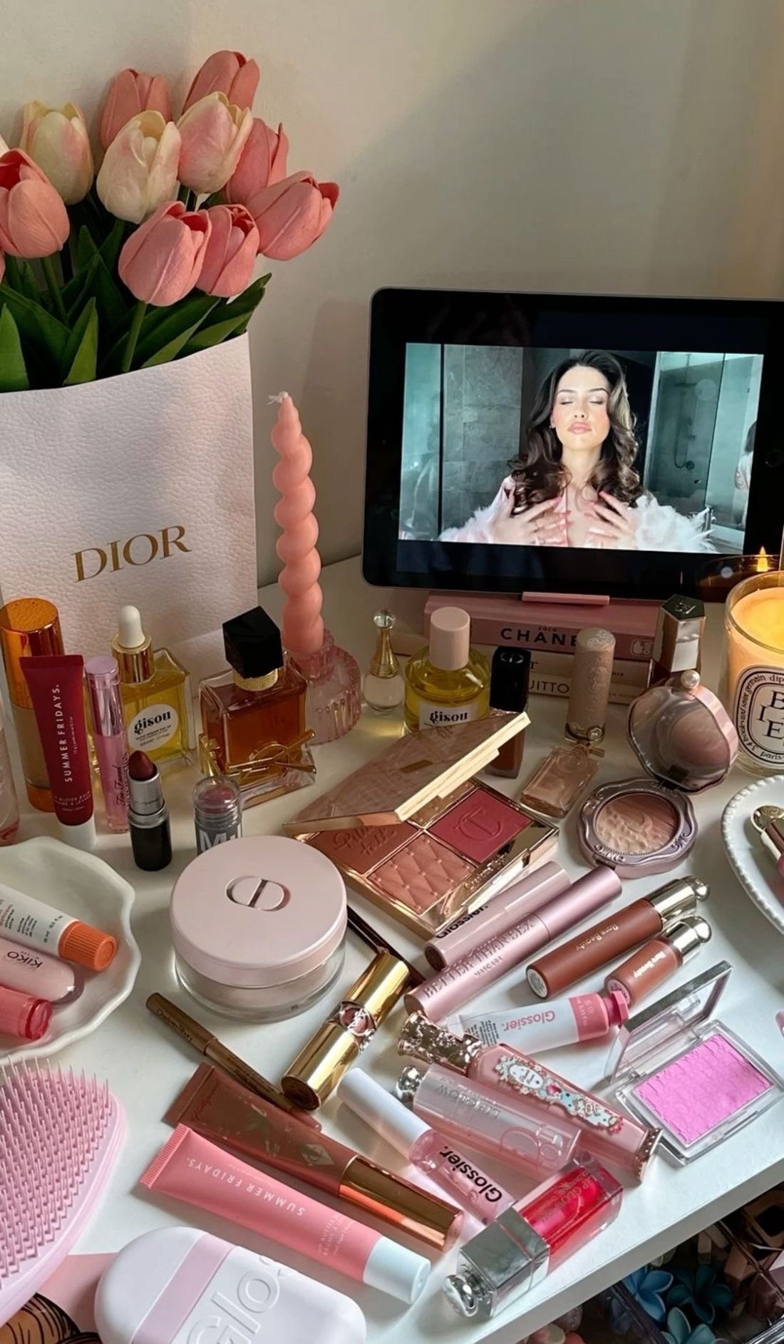 Skincare and makeup 

#LTKU #LTKBeauty #LTKxVICI