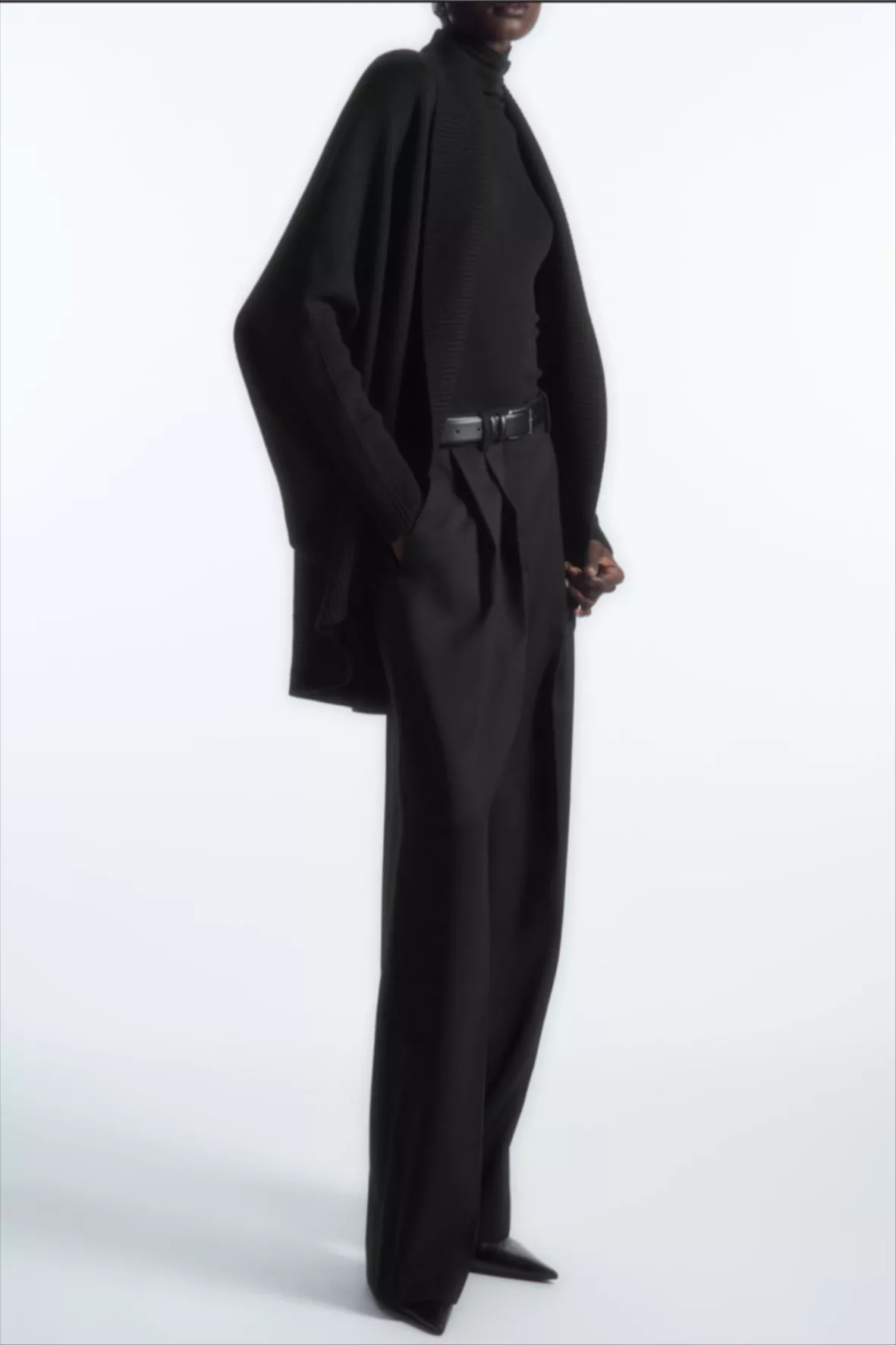 WIDE-LEG TAILORED WOOL TROUSERS - BLACK - COS