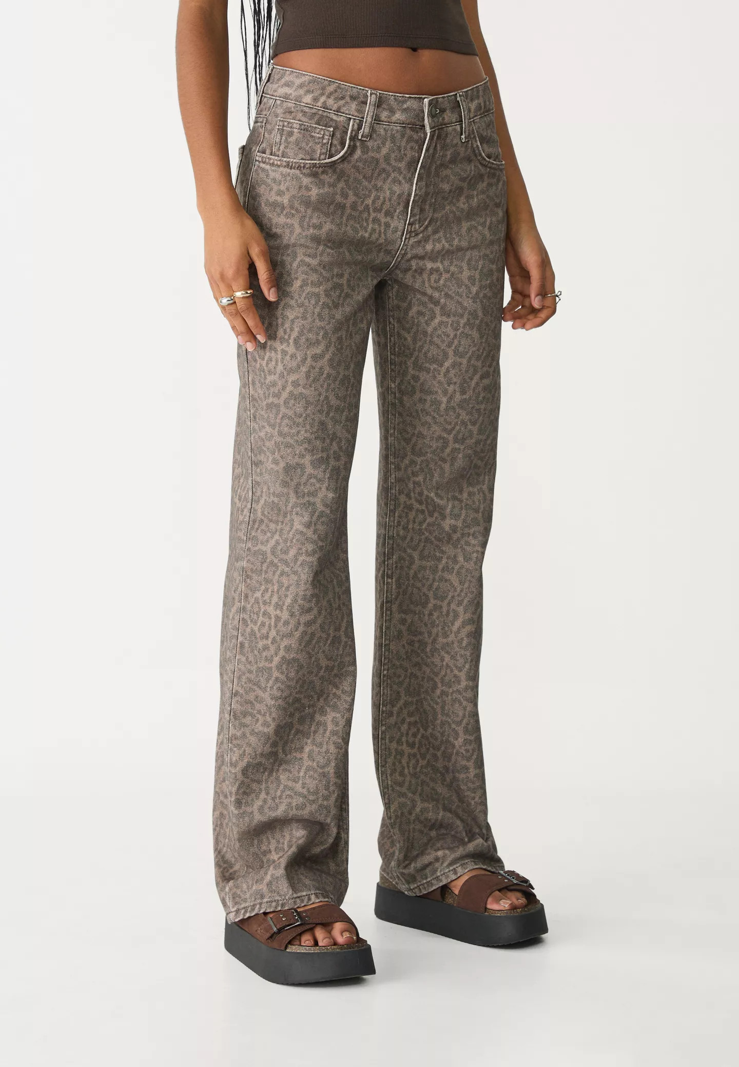 Straight leopard print trousers | Stradivarius (UK)