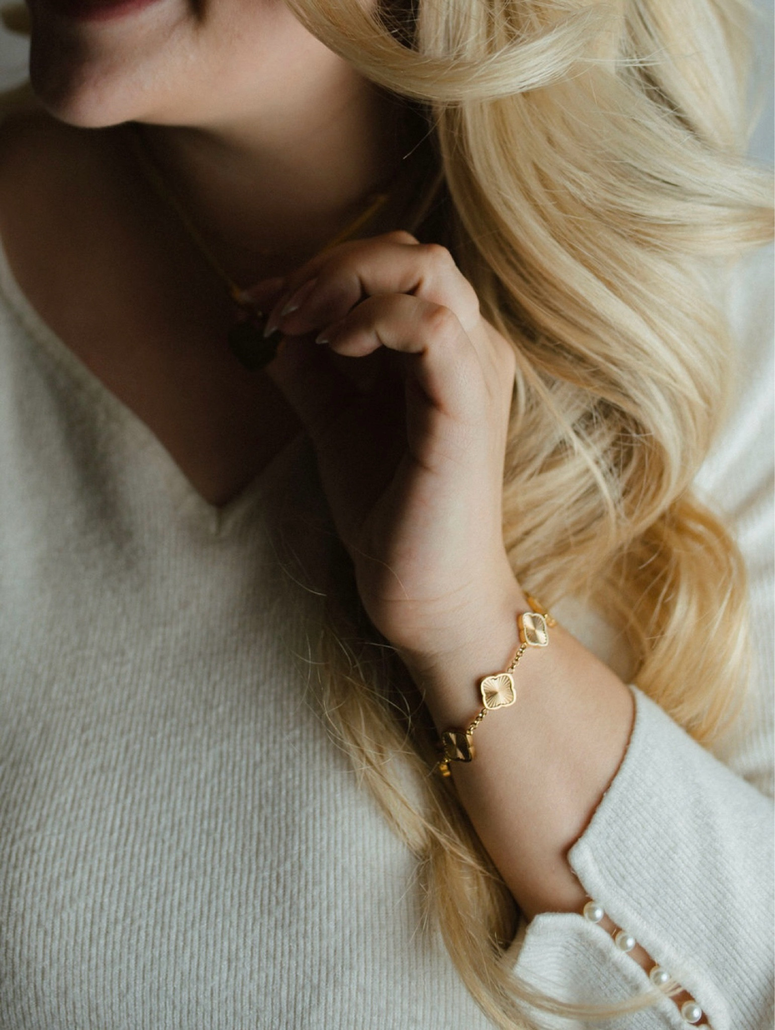 I am super excited to get to collab with Abbot Lyon and showcase some of their beautiful jewelry! There are so many CUSTOMIZABLE options! All of their jewelry is waterproof and comes with a 2 year warranty! You can get 2 for 1 site wide with my code: LTK2FOR1 !!! Go check out the website!! #ad #abbottlyon @abbottlyon 

Gold jewelry, silver jewelry, high quality jewelry, tarnish free jewelry, non tarnish jewelry, waterproof jewelry, customized jewelry, Valentine’s Day gift, gift for wife, gift for girlfriend, meaningful gift, gift for mom  