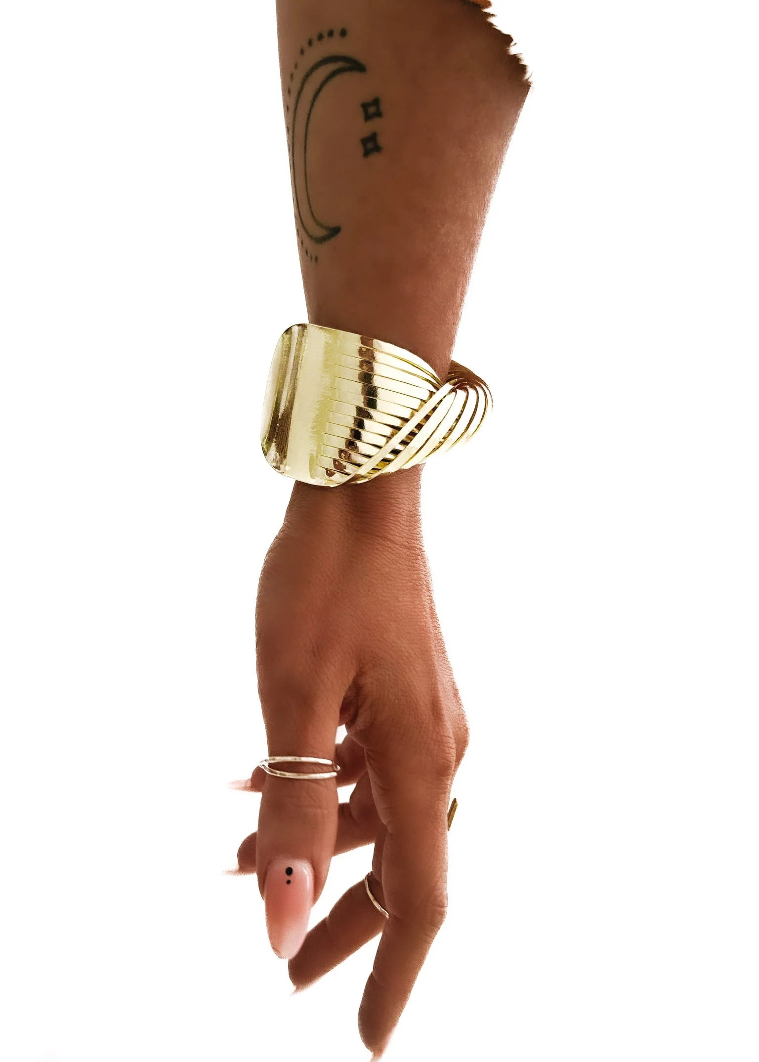 CHANLER STATEMENT CUFF BRACELET Gold | Pebby Forevee