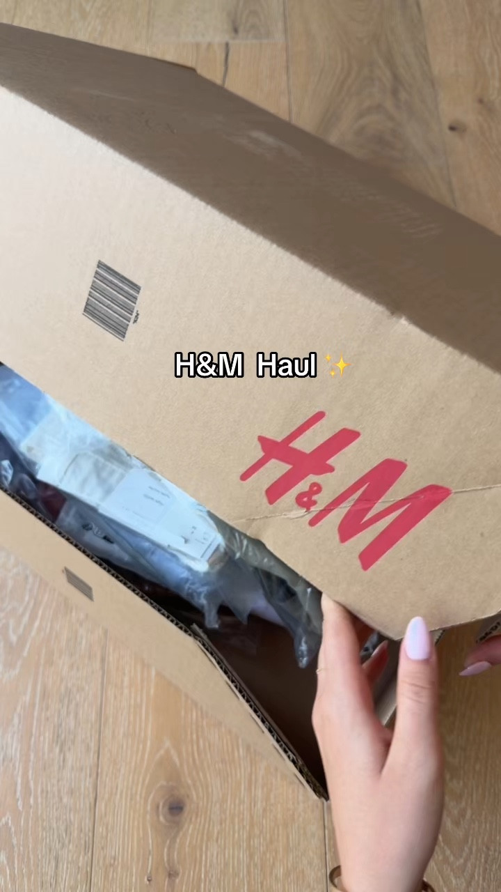 Picked up the cutest stuff for spring/ summer 😍 I will post a try on of everything soon. These will all be 🔗 on my LTK.


