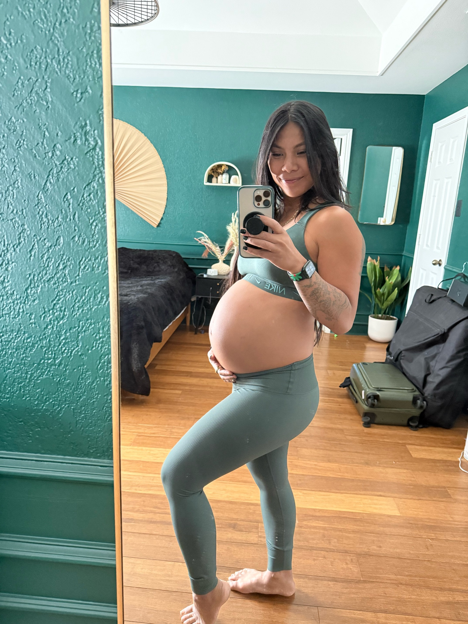 I am living for this Nike Vintage green colorway 🤩 can you tell I like green? 😜 both made from sustainable materials!