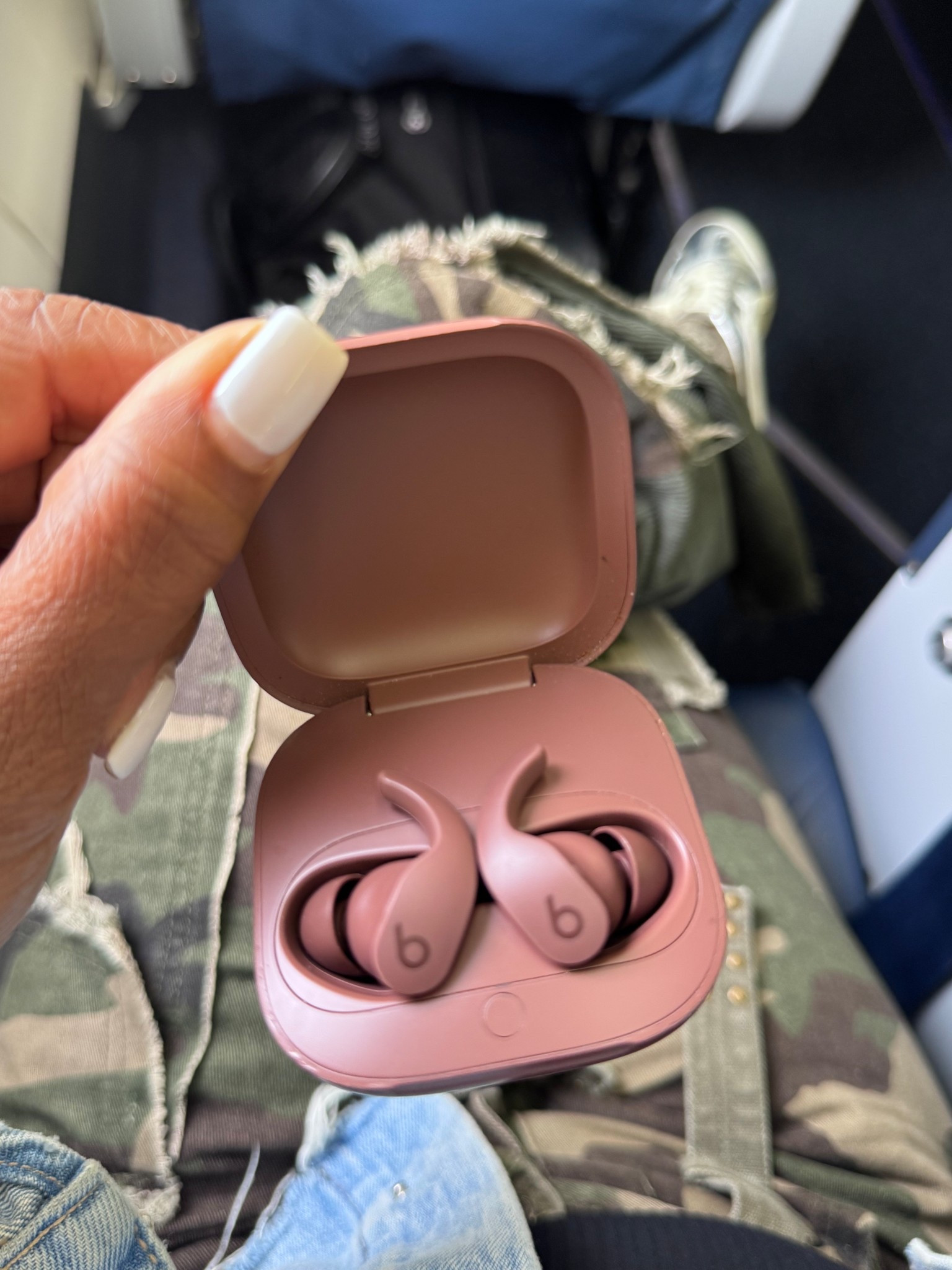 & ya’ll know I don’t travel without my @beats…

#travelmusthave #earbuds #noisecancellation #travelessentials #traveloutfit #midlifemusthave #travelinstyle #flyageless #fashionover50 #midlife #ootd #xojalonda

#LTKFamily #LTKOver40 #LTKTravel