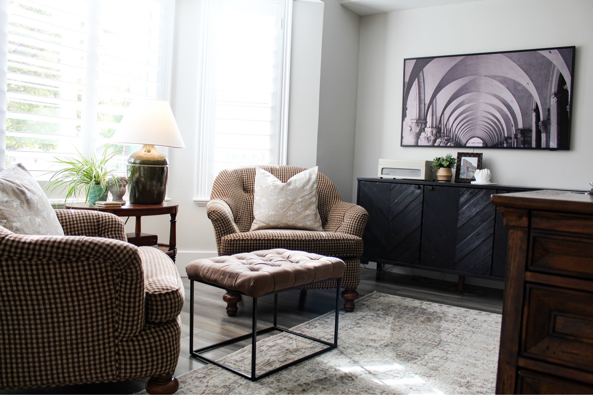 Lounge Area in the office.

#LTKHome
