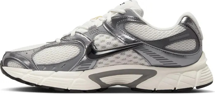 Nike V5 RNR Sneaker (Men) | Nordstromrack | Nordstrom Rack