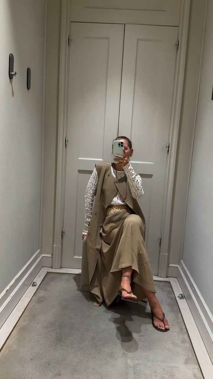 MD
#massimodutti #annaborisovna #summerlook #massimoduttistudio 

Comment to get my links 

Jewelry @janekoenig 
Belt @sezane 

@si_bonobo music