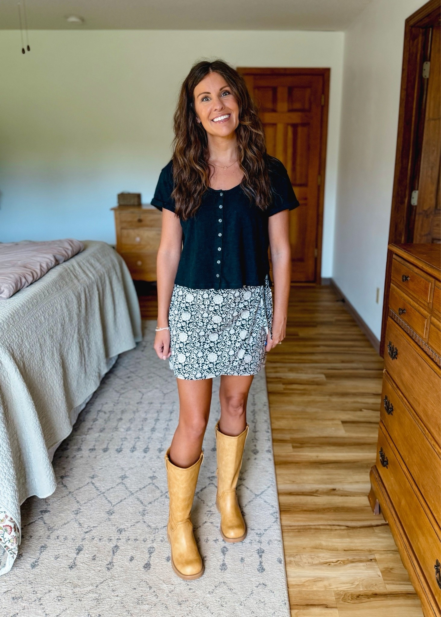 xs in my tee, xs in my skirt and 6 in my boots🫶🏽

#LTKSeasonal #LTKPetite #LTKgrwm