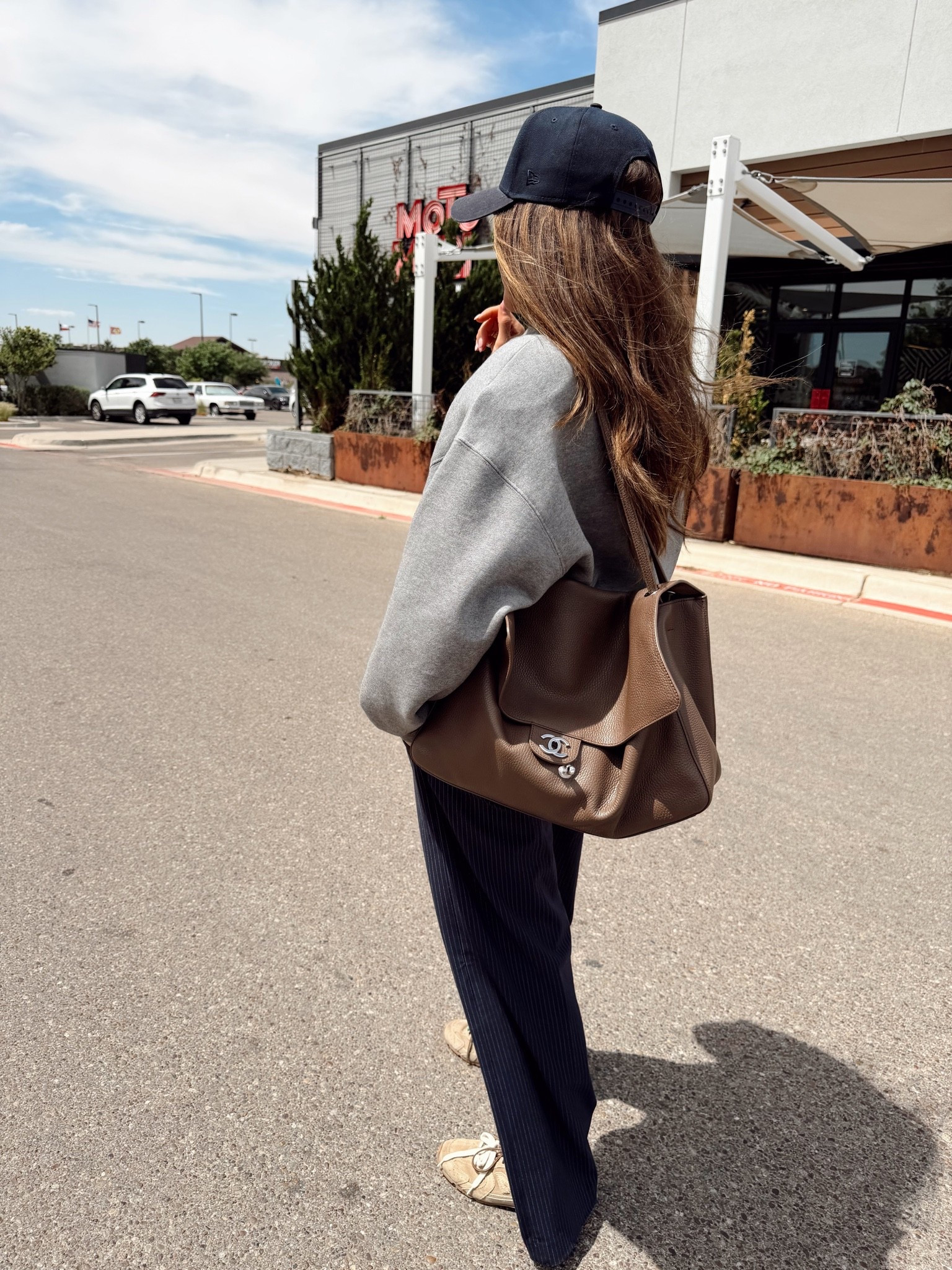 Found my exact bag + a insane look alike option