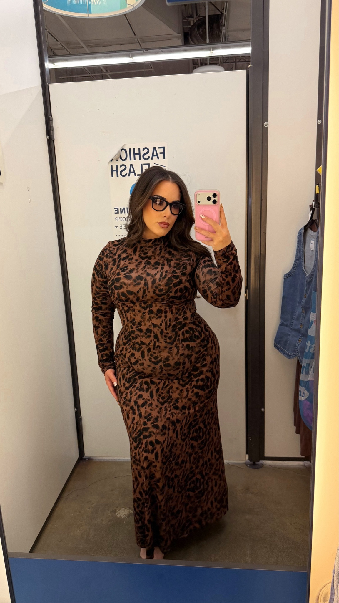 POV trying on clothes at Old Navy as a curvy midsize & petite 5’2” 🤓🫶🏼 tried on everything in a size large and the jeans were size 14.

Bust 39”
Waist 32”
Hips 47”
Height 5’2"

#LTKPetite #LTKMidsize