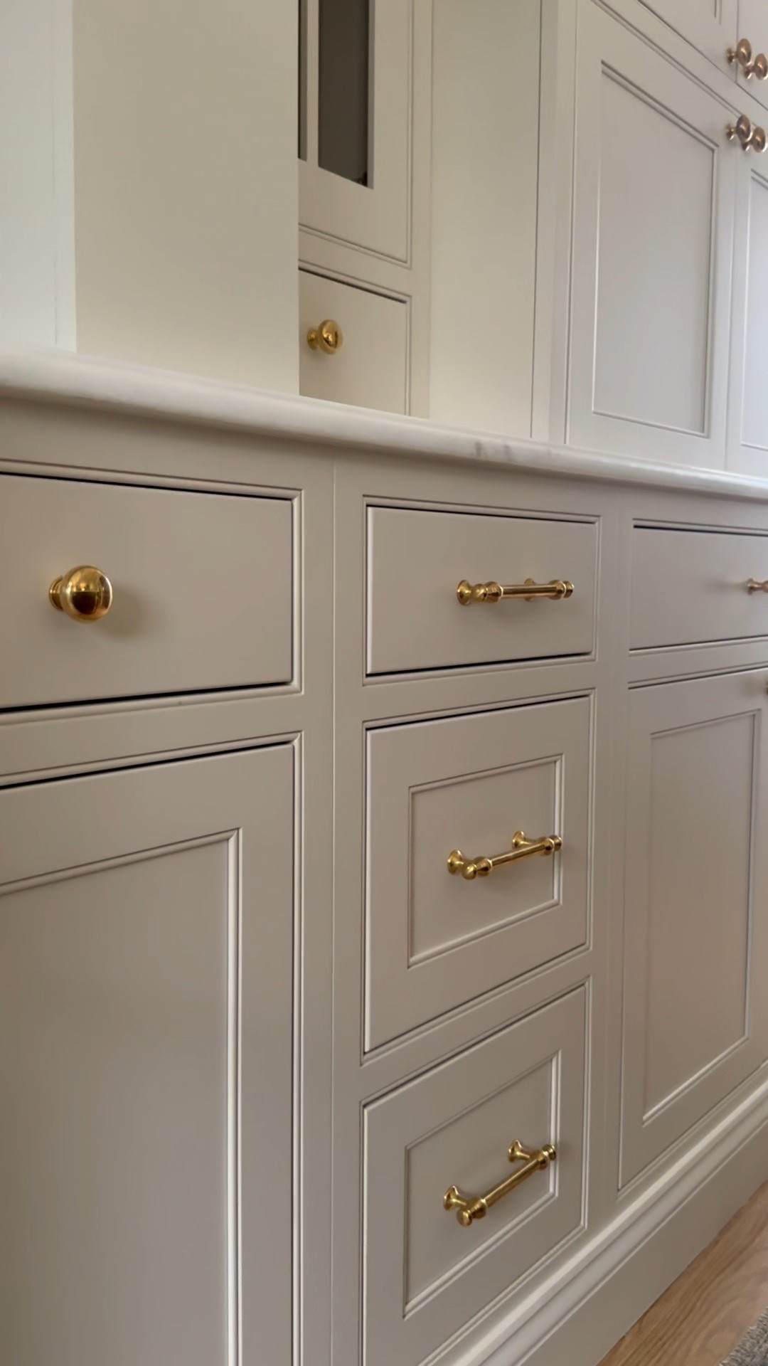 We’ve absolutely loved the way the hardware has aged thus far! You can shop each piece, just 

This is in the unlacquered brass finish! 

#classichomedecor #homerenovation #homedesign #homebeforeandafter #kitchendesign #homerenovations #traditionalhome #cottagekitchen #kitchenbeforeandafter #cottagekitchen #nancymeyers #coastalkitchen #kitchensinks #kitchensinkwindow #coastalsummer #vintagekitchenware