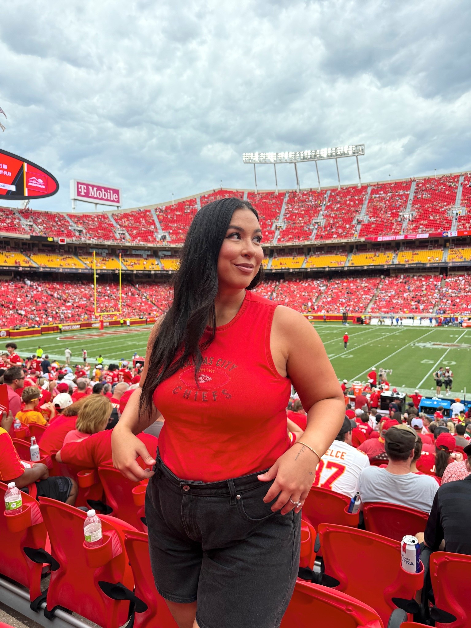Midsize game day outfit
Chiefs tank
NFL outfit
Size large

#LTKMidsize #LTKmomlife #LTKootd