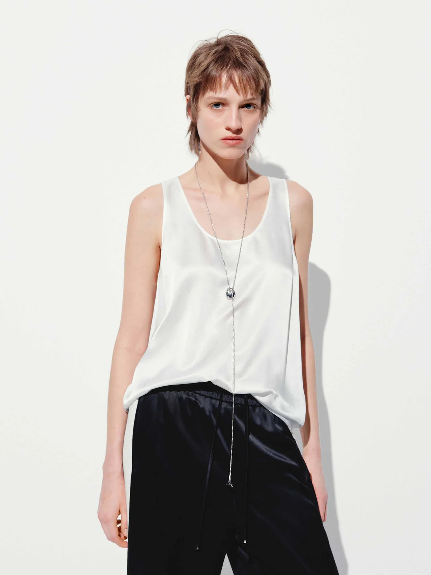 MO&Co. Women's U-neck Silk Blend Tank Top | MO&Co.