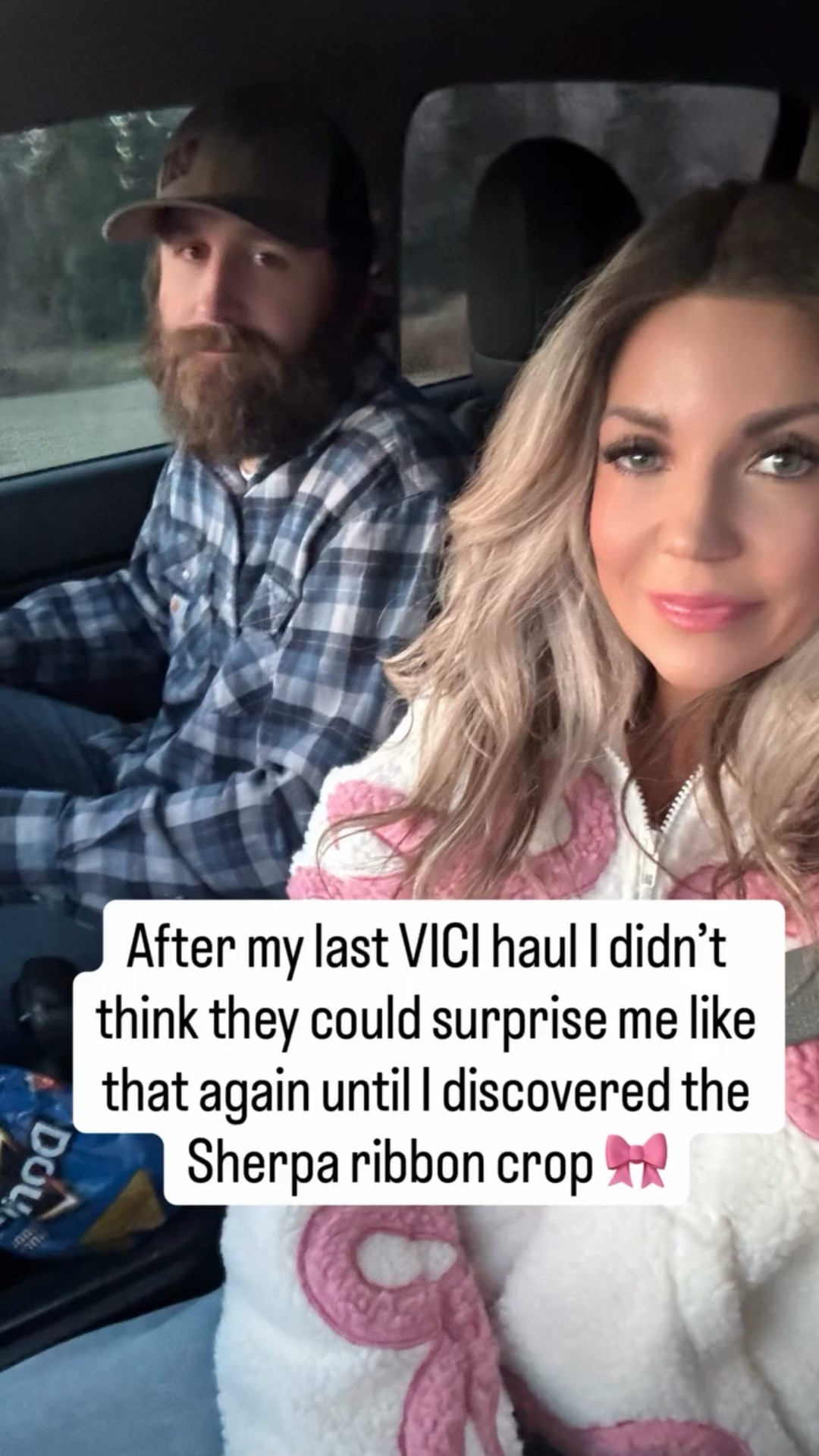 Cottage-core but make it cozy 🤍🎀 This @vici sherpa jacket is the cutest cold-weather layer.

#vicicollection #vicibabe #cozyfashion #sherpajacket #winterlayers #bowdetails #cottagecorestyle #neutraloutfits #everydaystyle #winterfashion