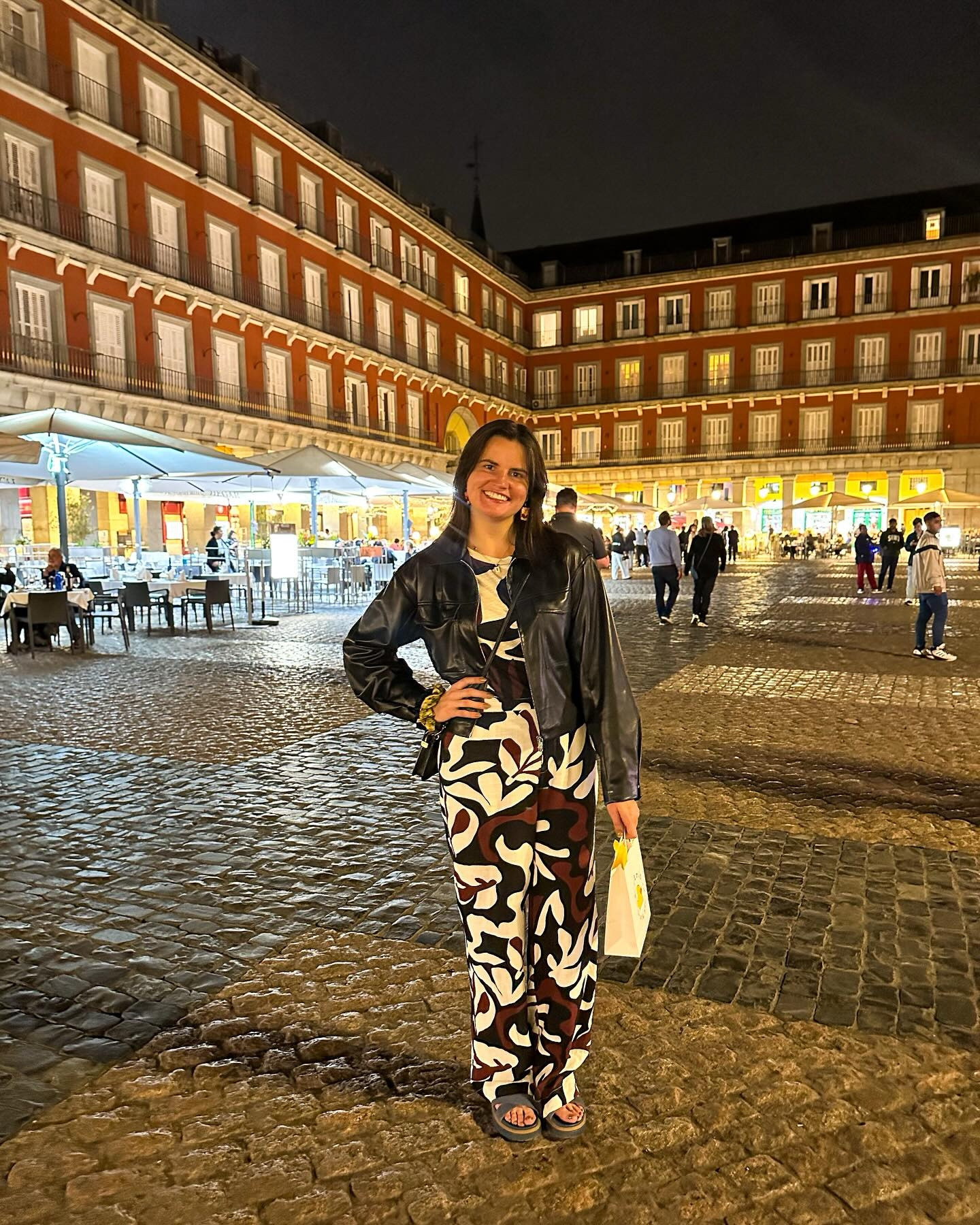 Hola España🇪🇸 We have arrived for another adventure❤️ #madridspain #firstnight #prado #plazamayor #tapasdinner