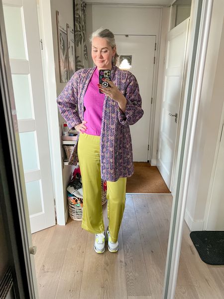 Outfits of the week 

Mustard yellow or green satin cropped trousers paired with a purple sweater and a kimono style jacket (old). Nike air max sneakers. 



#LTKeurope #LTKshoecrush #LTKstyletip