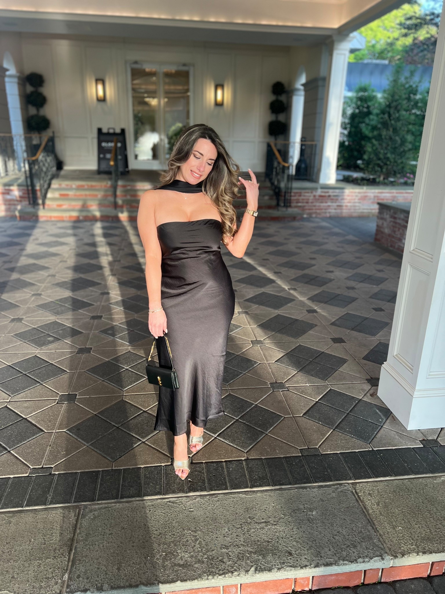 Wedding Guest Elegance! ✨
This black satin dress is a must-have — effortlessly chic, curve-hugging, and under $120 🙌🏼
Paired it with my favorite heels + timeless mini bag for that glam with ease vibe.

💄 Shop the full look below
🖤 #LTKStyle #LTKEvening #BlackDressMoment #LTKDateNight #ChicStyle #CocktailOutfit #TimelessStyle #GlamLook #SatinStyle #weddingguestdress

#LTKSaleAlert #LTKPetite #LTKStyleTip