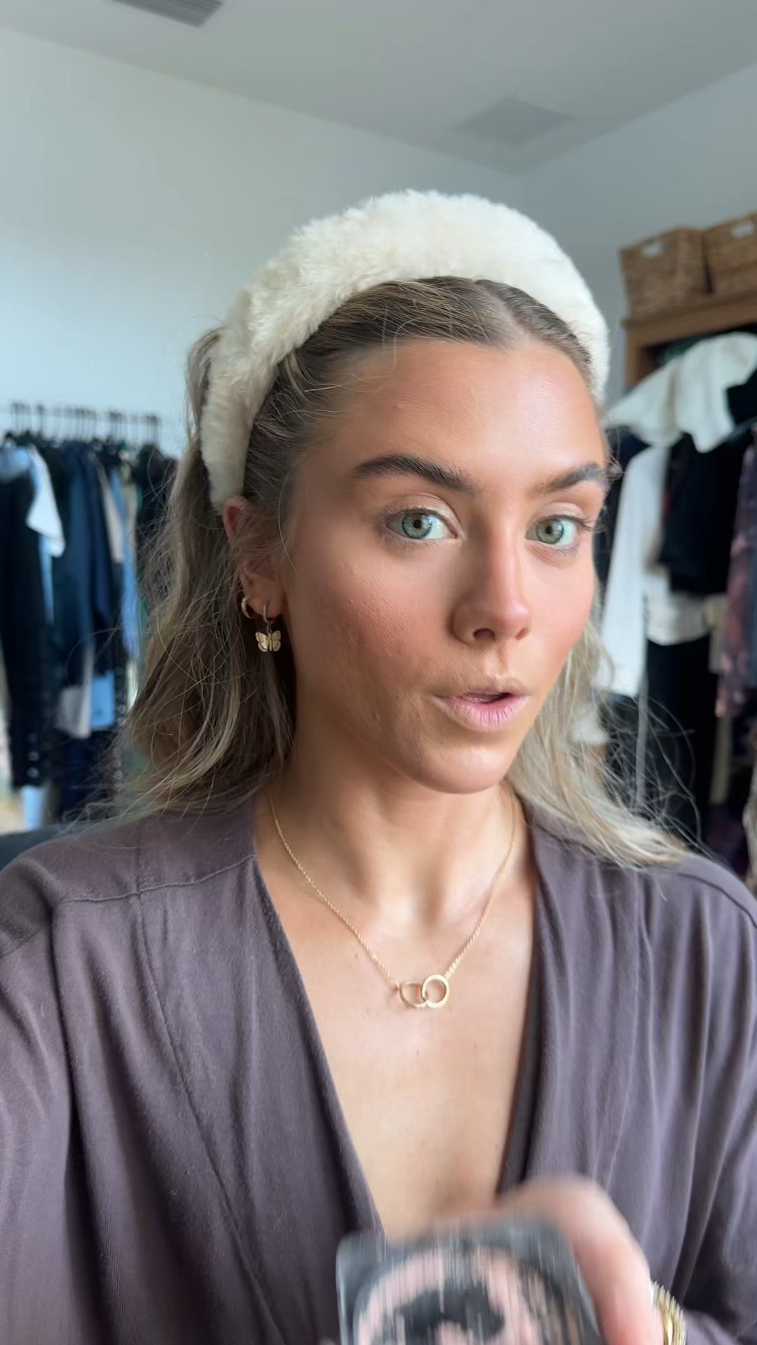 Shade cherry peach! WHAT IT IS:
Our iconic loose setting powder, now in a duo! Non-comedogenic brightening pink & color correcting peach blurs pores with no flashback for an 18hr blur & set.

WHAT IT DOES:
The longwear, non-comedogenic, flashback-free formula blends seamlessly into the skin with a blurring, airbrush matte finish to control shine and set makeup for 18hrs.

WHAT ELSE TO KNOW:
This oil-absorbing color correcting powder comes in two duos: one for light to medium skin tones & one for tan to rich skin tones.

The innovative pack design allows for easy shade selection; use pink to brighten & lift, peach to correct & neutralize dark circles or remove selector to mix powders and customize shade intensity for the ultimate bright & snatch undereye.

#LTKBeauty #LTKgrwm #LTKFindsUnder50