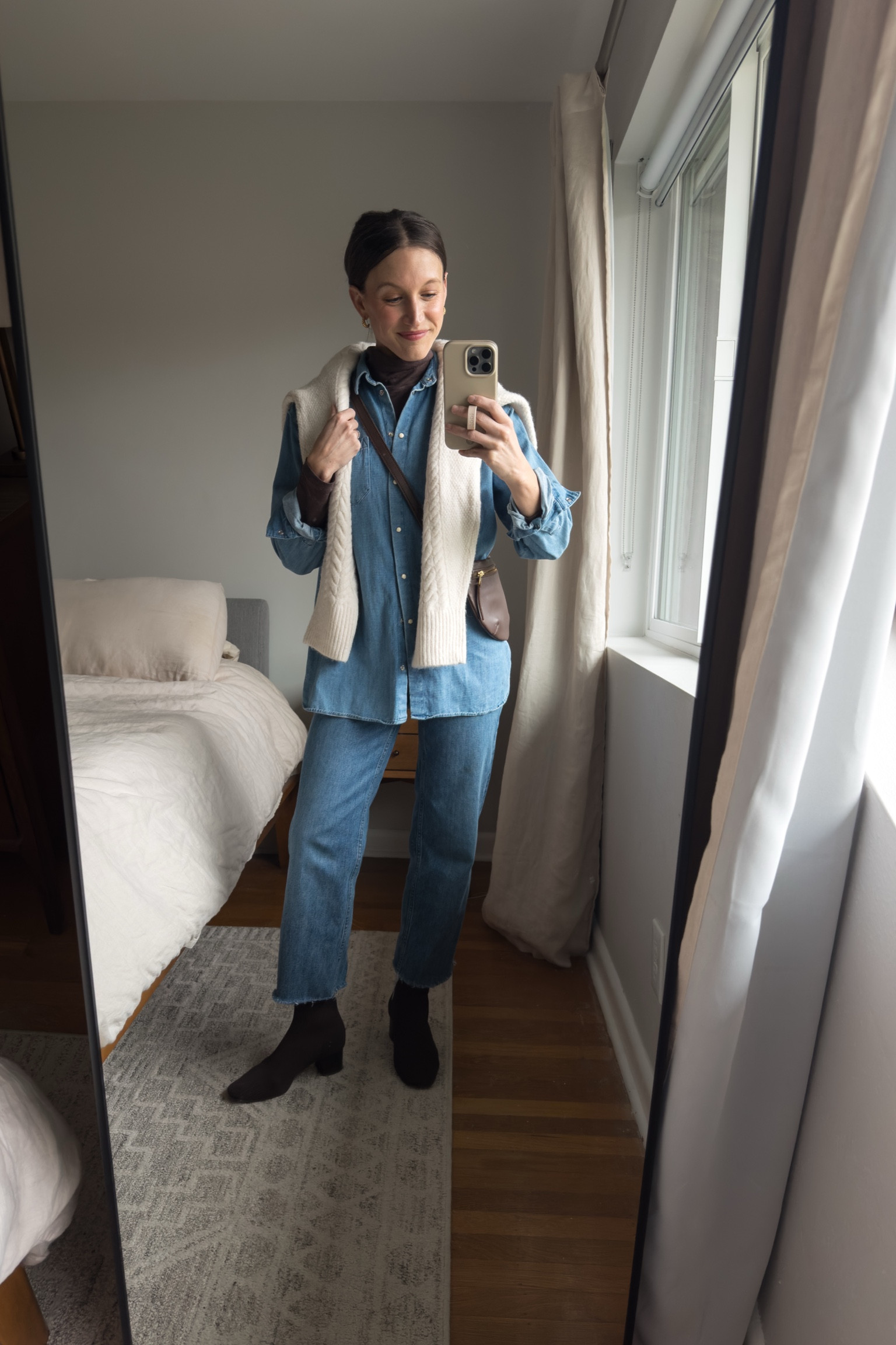 Daily Look 12.12

J.Crew turtleneck, XS, TTS. Sèzane shirt, I sized down to the 0. J.Crew sweater, S, TTS, but I sized up for a relaxed fit. Everlane jeans, 24, I took my smaller size. Everlane boots, TTS. Abby Alley bag, ASHLEYR15 for 15% off. Croissant earrings from Sela Designs, ASHLEYROHR10 for 10% off  

#LTKSaleAlert #LTKSeasonal #LTKOver40