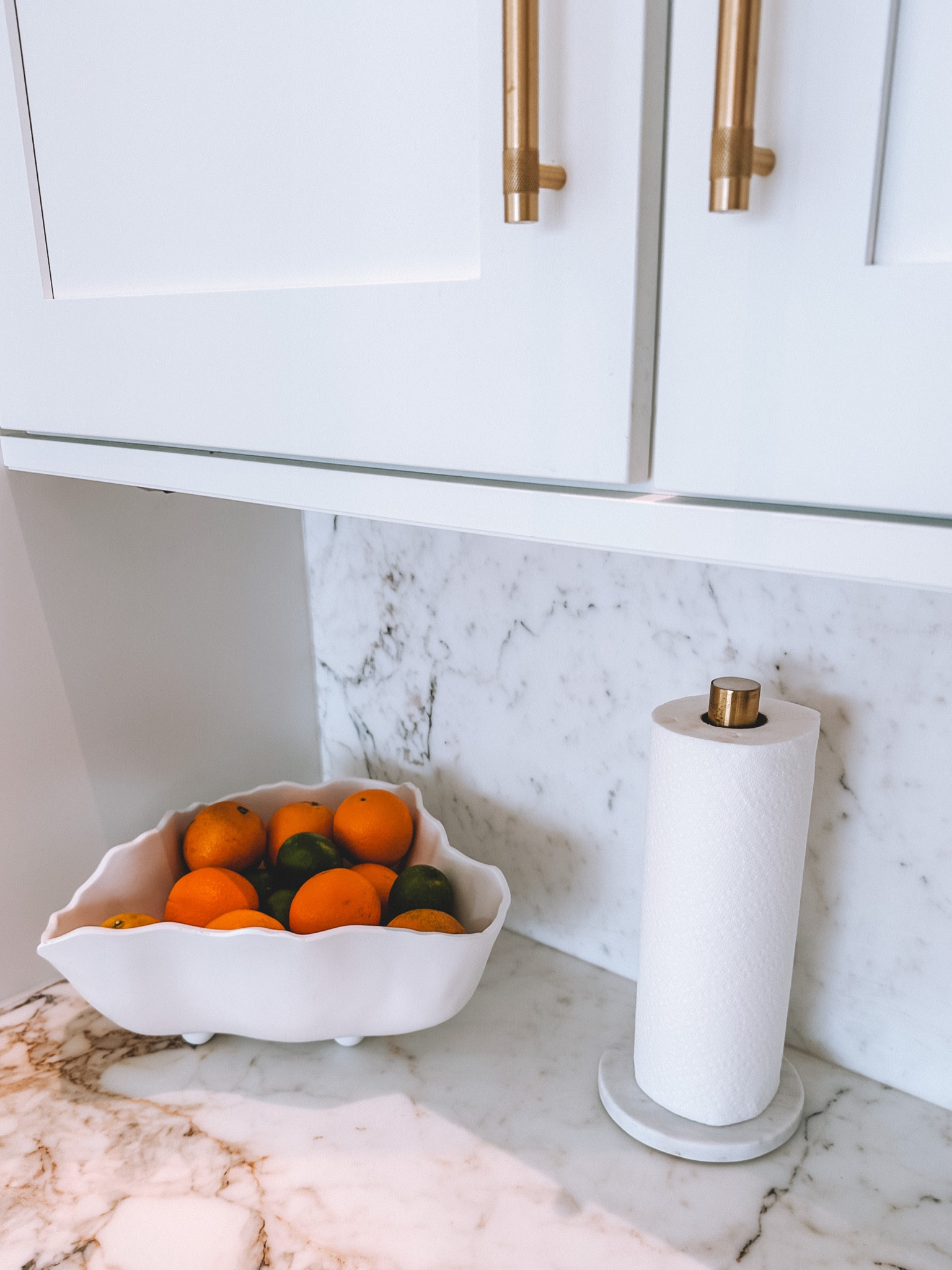 Amazon home find.. the marble paper towel holder you won’t mind having out on you counter tops 😍