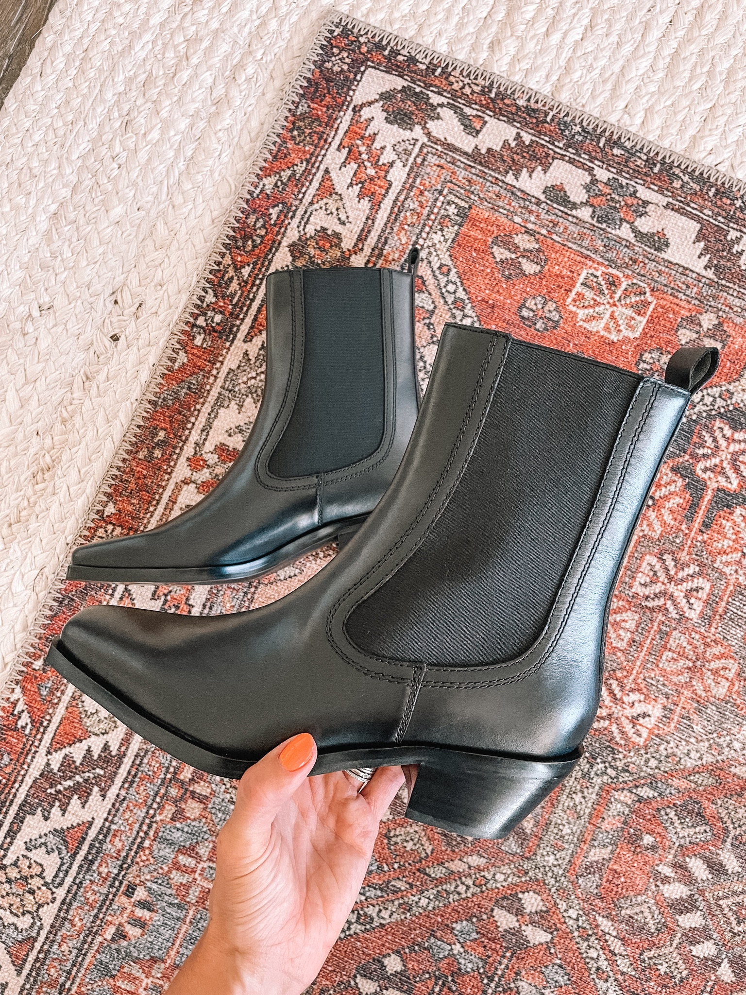 Love these boots SO much. Chelsea boots can be so chunky, but these are sleek and super comfortable. Fits true to size 


Fall boots
Nordstrom sale
Nordstrom anniversary sale
#nsale
Black boots
Ankle boots


#LTKxNSale #LTKFindsUnder100 #LTKShoeCrush